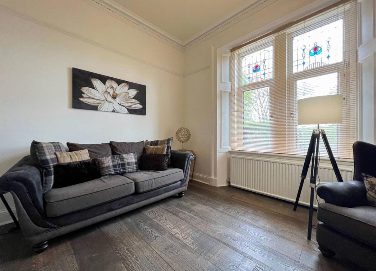 Carlibar Villa Barrhead Экстерьер фото