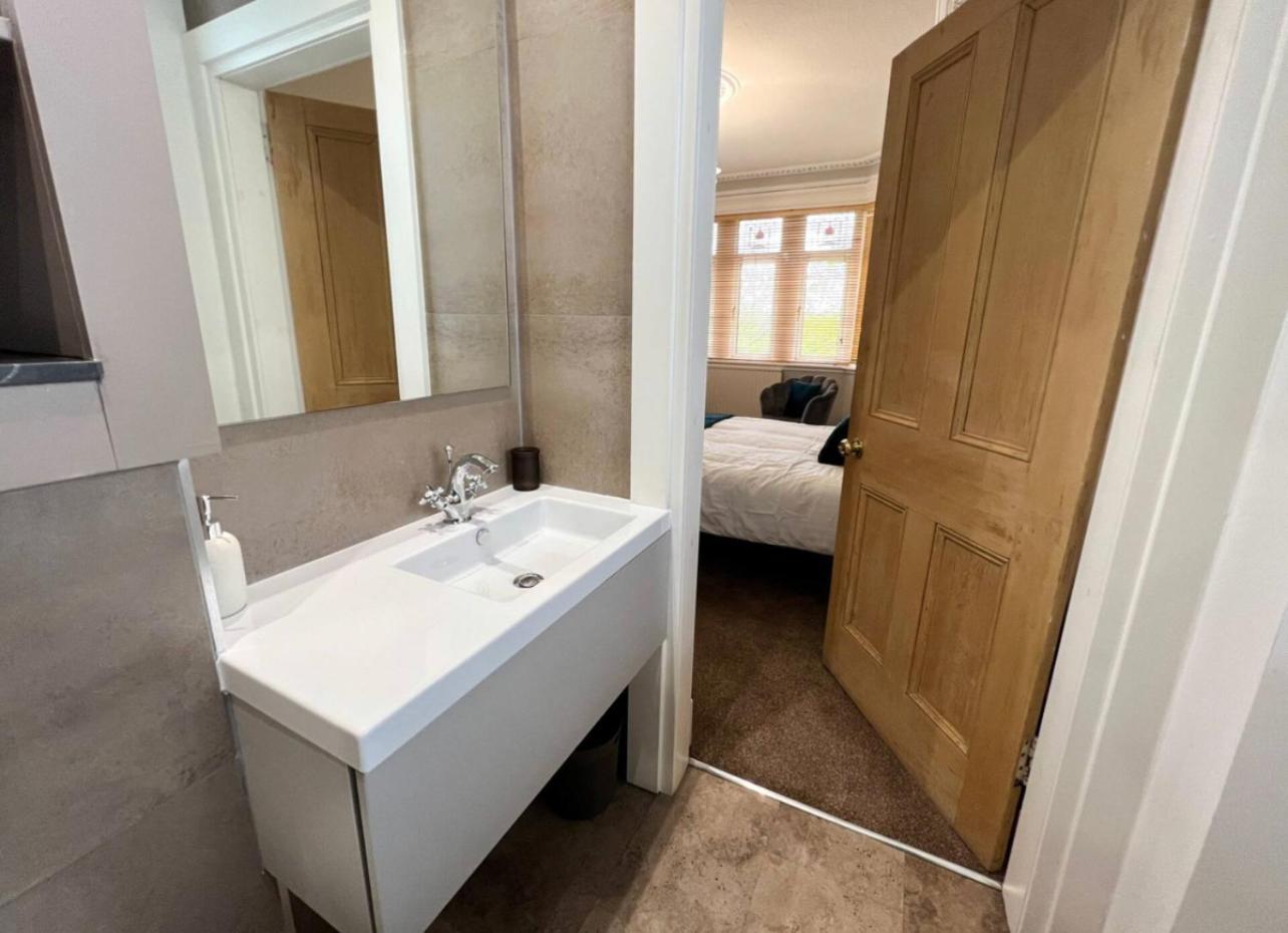 Carlibar Villa Barrhead Экстерьер фото